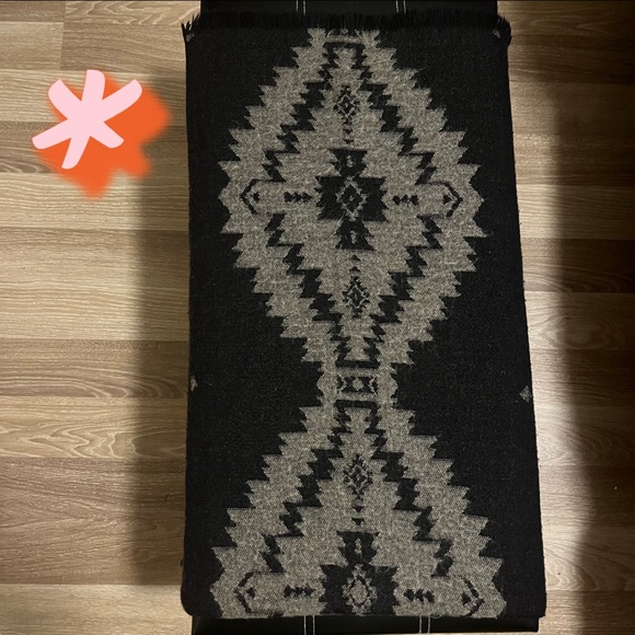 Blanket Scarf - Picture 2 of 2